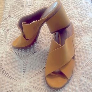 Sorel Yellow Sandals Size 6 Excellent, worn twice Sundance Catalog Block Heel